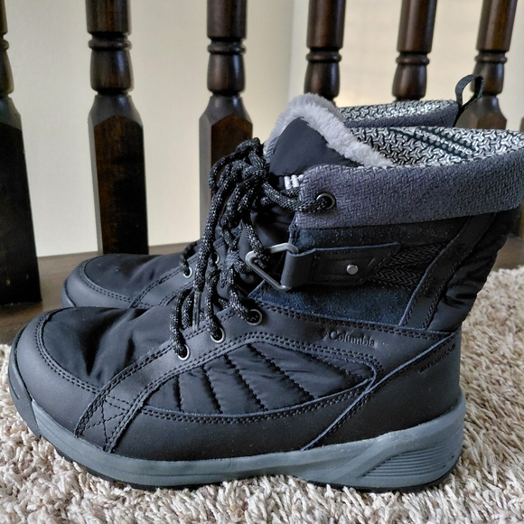 Columbia Meadows Shorty Omni Heat 3d Boots Sz. 7.5 - Picture 1 of 7